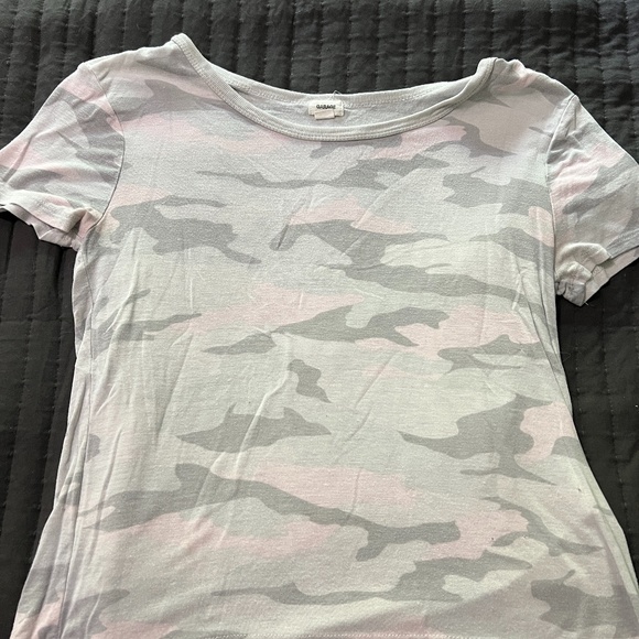 CAMO T-SHIRT - GARAGE SIZE SMALL - Picture 1 of 1
